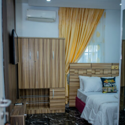 Shortlet apartment warri
